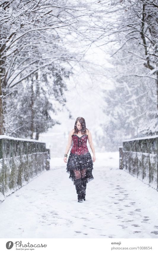 snow giants Feminine Young woman Youth (Young adults) 1 Human being 18 - 30 years Adults Environment Nature Winter Snow Snowfall Fashion Clothing Exceptional