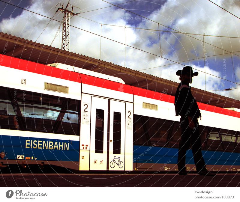 METROPOLITAN WESTERN Means of transport Tram Underground Commuter trains Lichtenberg Stock market Get in Resign Desire Seating Standing room Overnight train