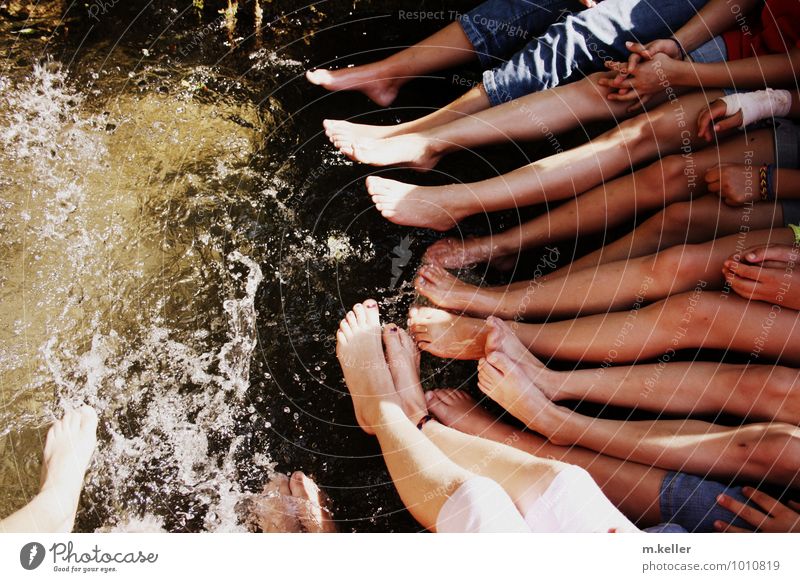 trip Human being Child Infancy Youth (Young adults) Life Legs Feet Group Group of children Crowd of people 8 - 13 years 13 - 18 years Elements Water Spring