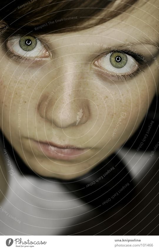 Untitled Make-up Young woman Youth (Young adults) Woman Adults Eyes Mouth Green Freckles Fix Circle Portrait photograph Looking Looking into the camera Skin