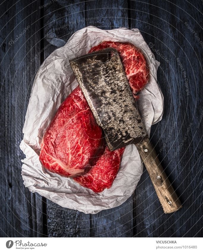 raw beef and old split knife Food Meat Nutrition Banquet Knives Style Design Retro Blue Red Black Silver Steak Vintage Rust Beef Shoulder splitter Carving knife