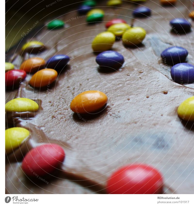 Many many colorful ... ! Multicoloured Chocolate buttons Violet Green Red Yellow Dessert To have a coffee Coffee break Tin Delicious Nutrition Lie Baked goods