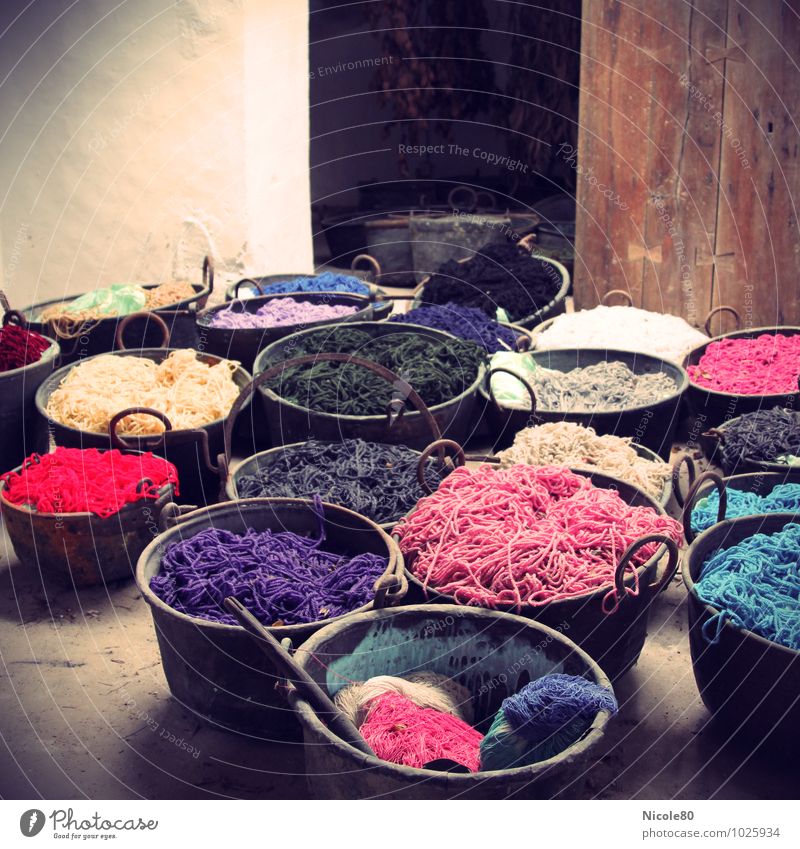 Colour your wool Leisure and hobbies Old Wool Dye variegated Bowl pots Dyer's trade Dyeing Knit Colour photo Lomography Copy Space top Day