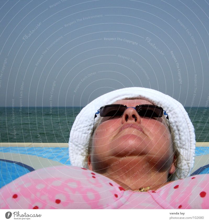 sunbath Summer Swimming pool Vacation & Travel Ocean Swimsuit Bathroom Sunburn Sunglasses Baseball cap Sunbathing Fat Woman Outstretched Wet Relaxation Sleep