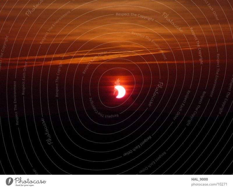Solar eclipse_2 Partial Moon Dawn