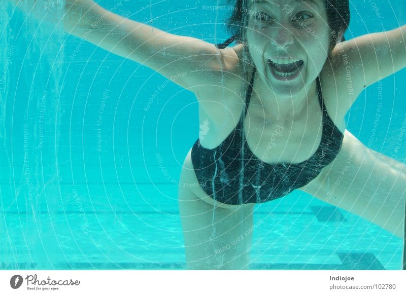 Lucy ...I´m home Swimming pool Express train Ecuador Water Scream freeze guayaquil swim