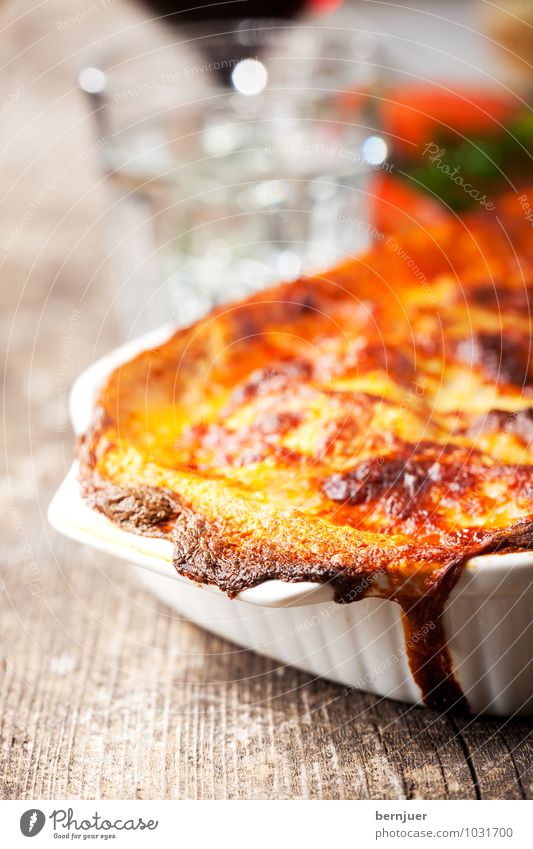 Tears of the Lasagna Cheese Dough Baked goods Lunch Dinner Italian Food Beverage Bowl Water Cheap Good Lasagne Tomato Noodles gratinated Sauce Part Rustic