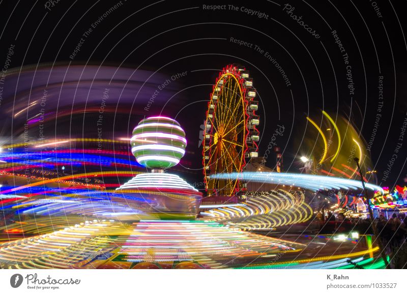 funfair Joy Playing City trip Night life Event Feasts & Celebrations Fairs & Carnivals Gastronomy Town Downtown Movement Going Laughter Scream Happiness
