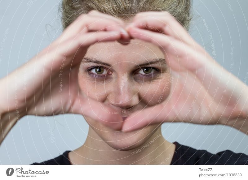 Heartwoman I Human being Young woman Youth (Young adults) Woman Adults 1 18 - 30 years Blonde Love Positive Esthetic Studio shot Portrait photograph