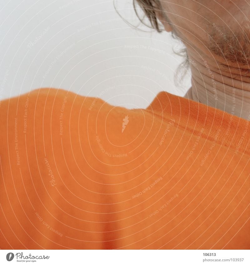 TURNAROUND. Man Square T-shirt Shirt Rotate Rotation Bolster Bacon Accordion Obscure neck broken nape of the neck stig_inge Wrinkles Orange humanoid Human being