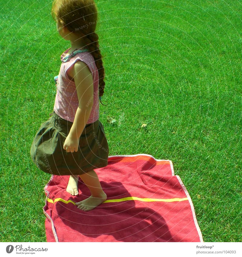 little princess of the weed Grass Girl Red carpet Towel Green Small Side Structures and shapes Meadow Graceful Rug Shows Longing Dream world Playing Child braid