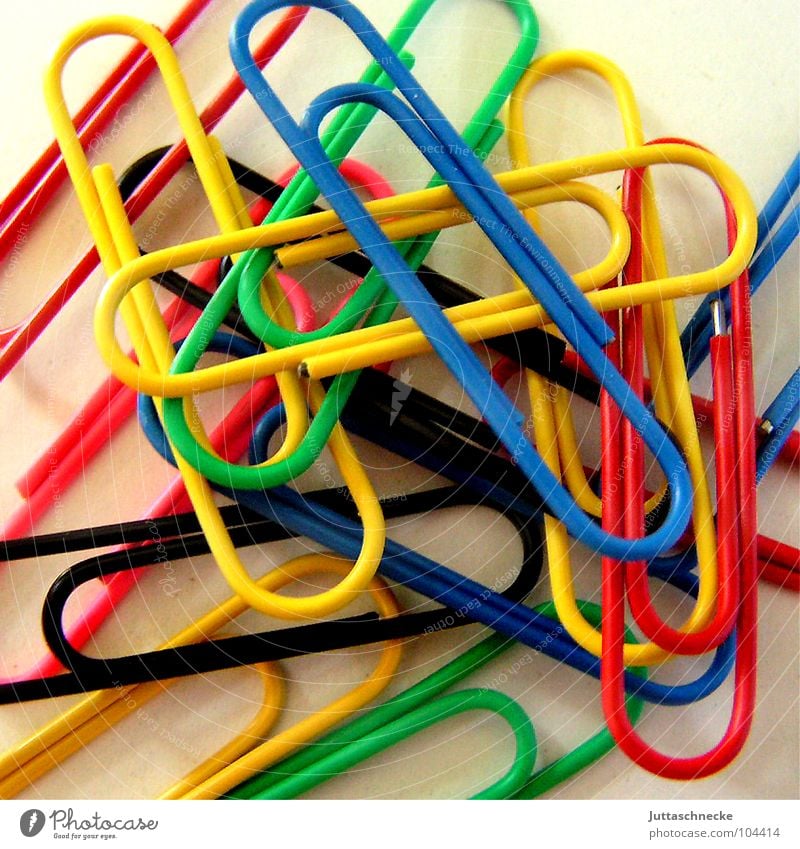 clingy Holder Paper clip Multicoloured Red Yellow Green Untidy Happiness Work and employment Black Rack Stationery Things Muddled Together Cohesive Bend Wire