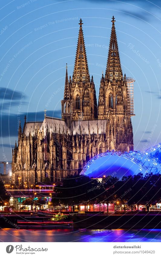 Dom is always beautiful... Church Dome Tourist Attraction Famousness Cologne Cologne Cathedral Colour photo Exterior shot Evening Twilight Deep depth of field