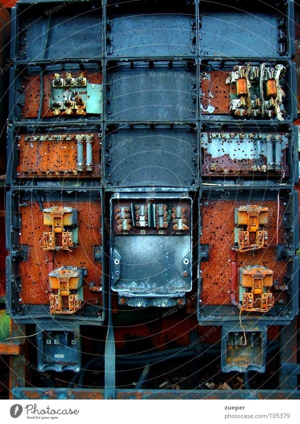 Electric cabinet Colour photo Exterior shot Experimental Structures and shapes Deserted Day Long shot Front view Factory Industry Technology Rust Old Brown