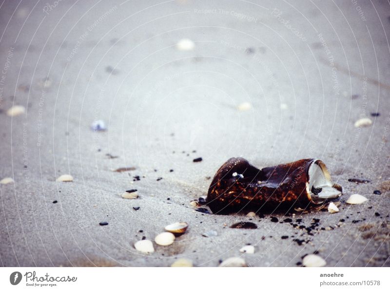 Beach Can Tin Trash Scrap metal Obscure Rust
