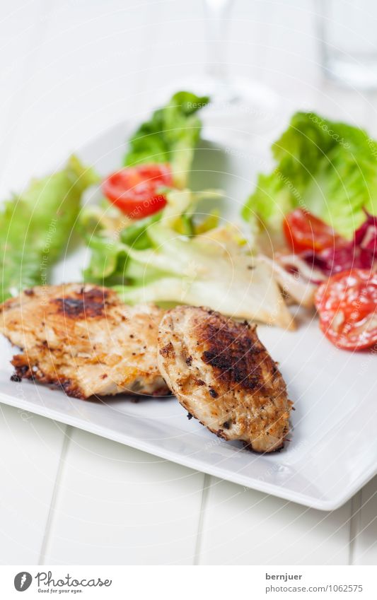 chicken breast Food Meat Lettuce Salad Nutrition Dinner Organic produce Plate Cheap Good Appetite fryers grilled grilled meat Chest Tomato Green salad