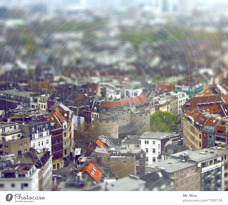 urban dweller Environment Town Downtown Old town Populated House (Residential Structure) Places Building Architecture Transport Street Fear of heights
