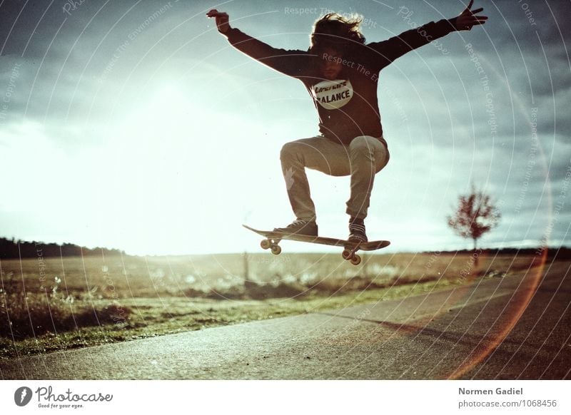 skateboard Lifestyle Joy Leisure and hobbies Skateboarding Sports Masculine 1 Human being 18 - 30 years Youth (Young adults) Adults Jump Extreme sports Freedom