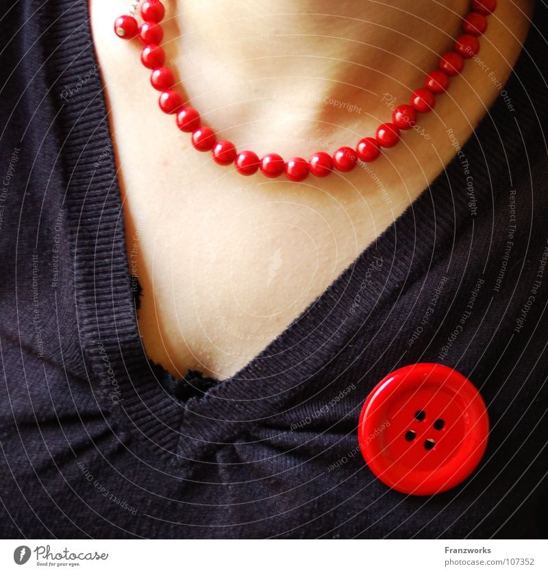 Jewellery & Bones Buttons Red Woman Beautiful Low neckline Sweater Chic Feminine Chain Detail Neck Wrinkles anja monzette-punkette