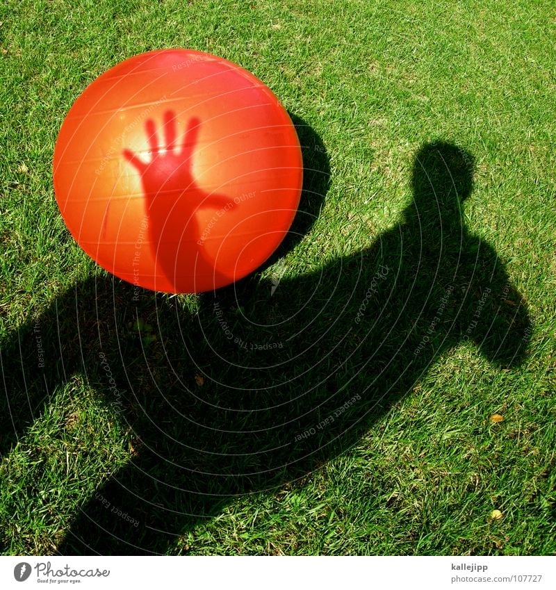 shadow thrower World champion Master Coach Playing Red Child Driving Shadow play Really Dream Childhood dream Deities Planet Past Present Day Hand ball Throw