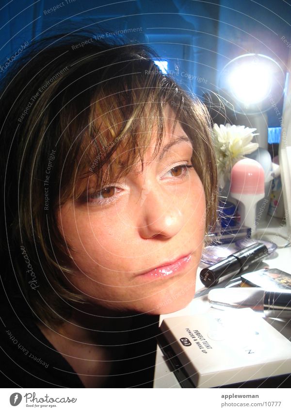 mask Woman Brown Make-up Bathroom Mirror Light Face Blue