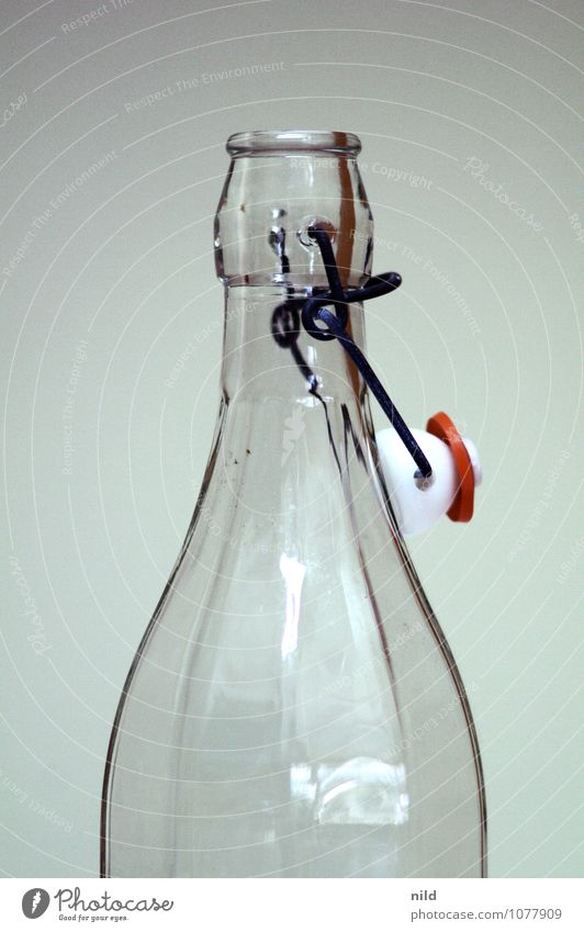 bottleneck Nutrition Beverage Bottle Design Glass Metal Gray Red clip-on bottle hangers Closure Rubber seal Close Glassbottle Glass for recycling