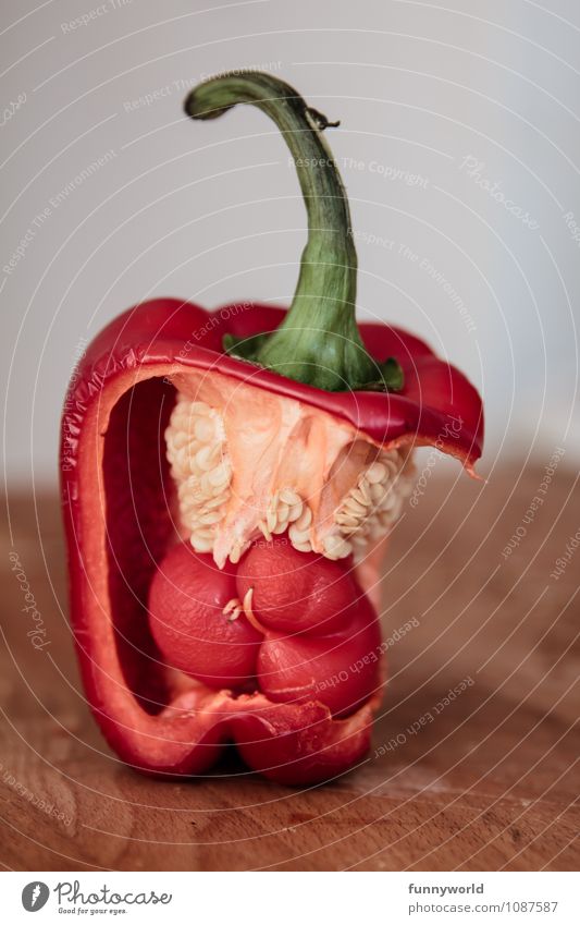 Alien - it waits Pepper Threat Small Baby Mother Stalk Embryo Extraterrestrial being Green Red Pregnant Surrealism Art Creepy Disgust Fasting Diet Nutrition