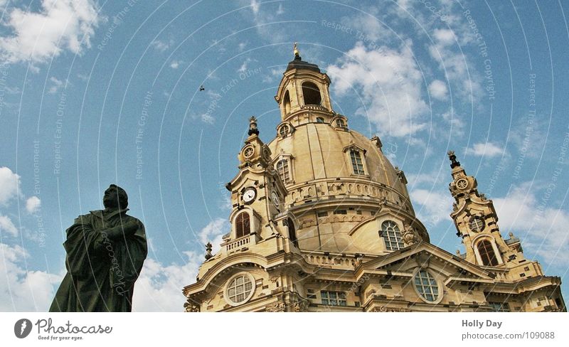 Luther and the women... Dresden Martin Luther Statue Monument Black Clouds Worm's-eye view Manmade structures House of worship Sky Frauenkirche