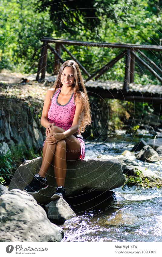 rest on boulder Fitness Sports Training Sportsperson Fan Jogging Human being Young woman Youth (Young adults) Woman Adults 1 18 - 30 years Nature Water Summer