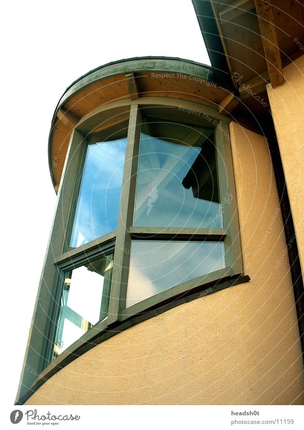curves of a house House (Residential Structure) Round Window Modern Spirited Architecture