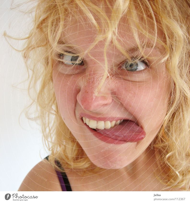 a little bit crazy Hair and hairstyles Face Human being Woman Adults Eyes Mouth Blonde Curl Moody Curly Facial expression Grimace Stick out persons girl faces