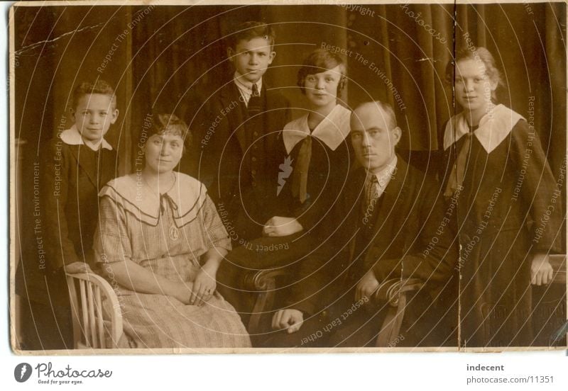 1920 Portrait photograph Twenties Family & Relations Girl Father Mother Brothers and sisters Group Old Black & white photo Boy (child) Parents