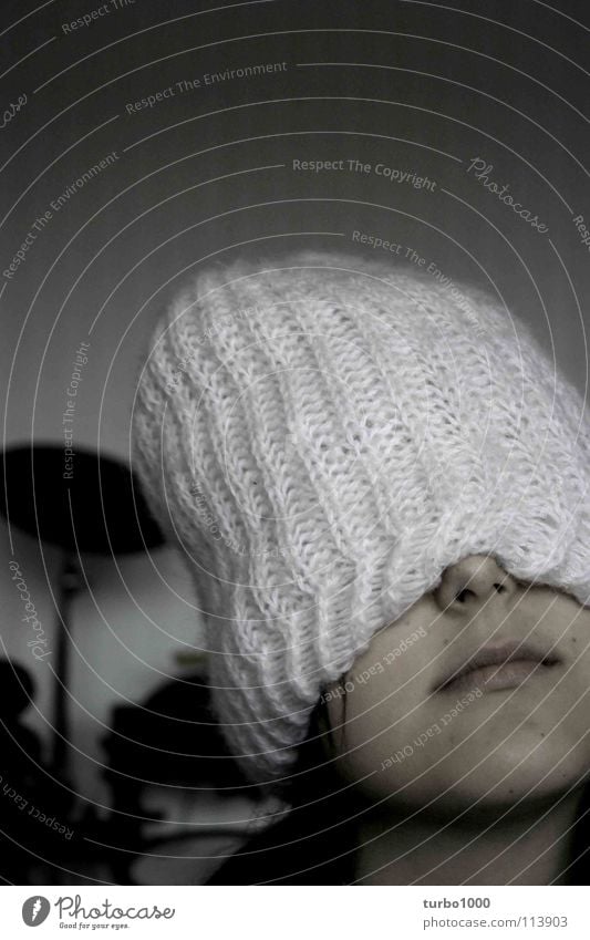 s c h w e d i s c h e s k o p f k i n o Cap Wool White Knitted Physics Winter Cold October Thought Think Portrait photograph Woman Closed eyes Calm