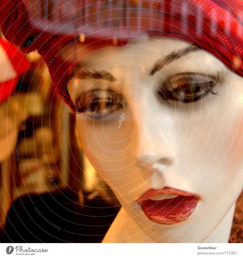 Customer catch I Mannequin Empty Make-up Cap Shop window Reflection Decoration Looking emaciated Hat To go for a walk