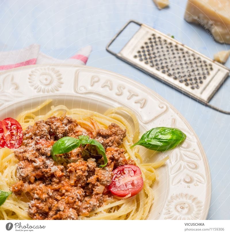 Spaghetti Bolognese, Classic from Italy Food Meat Vegetable Dough Baked goods Herbs and spices Cooking oil Nutrition Lunch Banquet Organic produce Diet