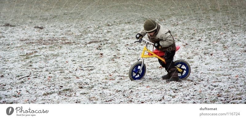sudden onset of winter Cold Cycling Cap Territory Winter Playing Child Stop Get caught on Freeze Conquer Boy (child) Bicycle Snow Ice Motocross bike adventure