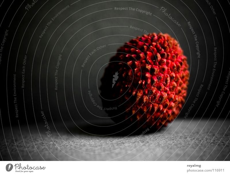 spotlight - litchi IV Lychee Transience Brown Black Violet Vitamin Nutrition Red Cone of light Fruit Bowl Food Sheath Protection Contrast fruit stage