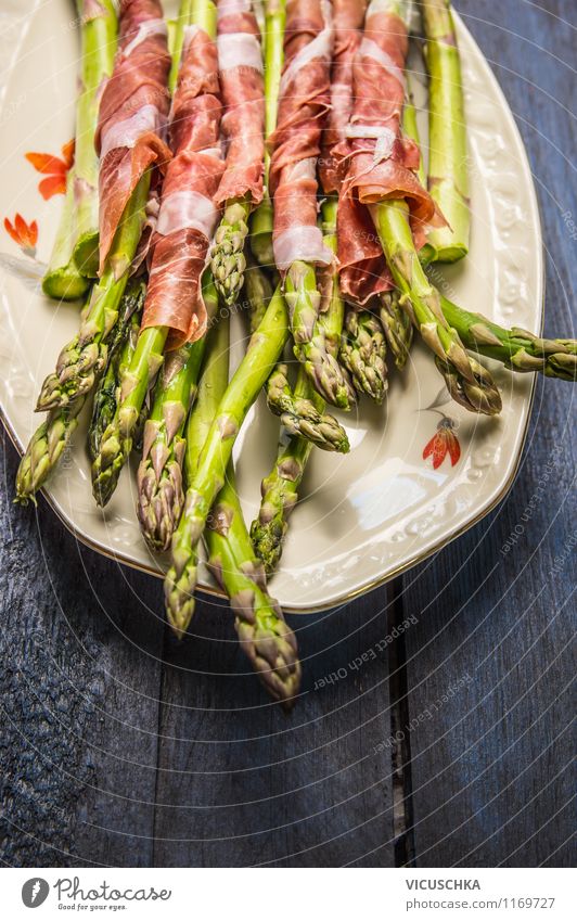 Green asparagus with chicken Food Sausage Vegetable Nutrition Lunch Dinner Organic produce Plate Style Design Barbecue (apparatus) Simple Asparagus