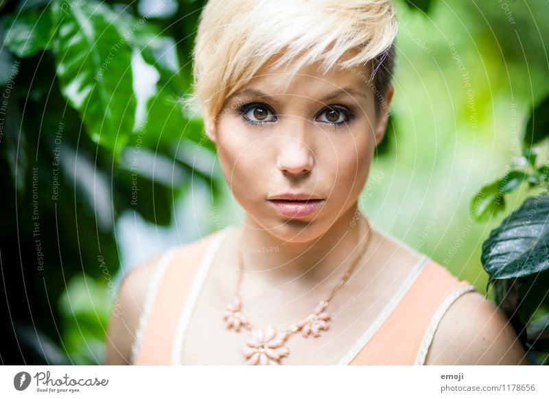 face Feminine Young woman Youth (Young adults) 1 Human being 18 - 30 years Adults Blonde Short-haired Hip & trendy Beautiful Colour photo Exterior shot Day