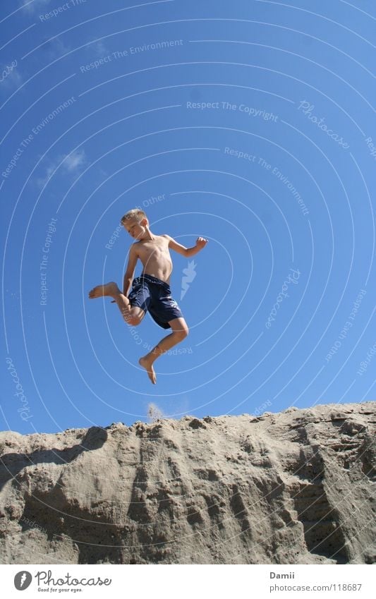 lemming. Happiness Beach Clouds Swimming trunks Jump Blonde Summer Vacation & Travel Altocumulus floccus Child Cliff 2007 Summer vacation Release