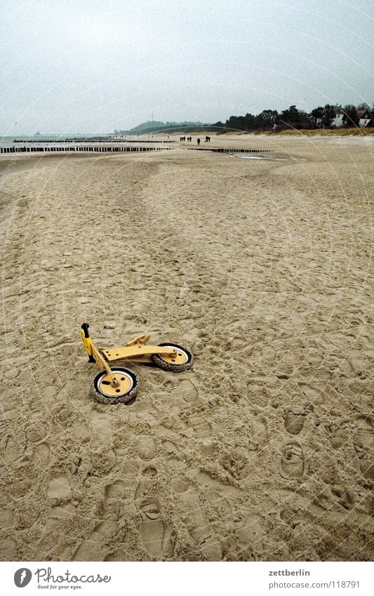 Bansin-Ahlbeck Rally Beach Bicycle Kiddy bike Forget Doomed Lose Toys Playing Ocean Coast Mecklenburg-Western Pomerania Leisure and hobbies Children's room Sand