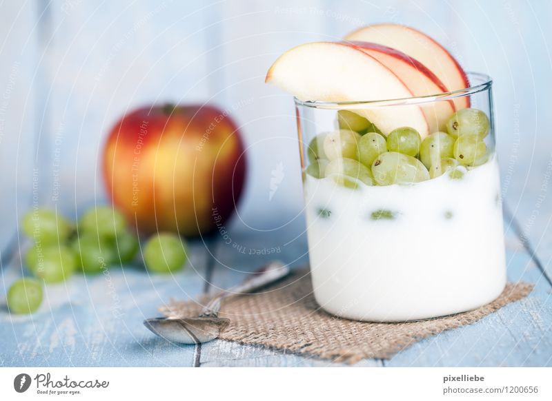 Yoghurt with fruit Food Dairy Products Fruit Apple Dessert Nutrition Breakfast Vegetarian diet Diet Bowl Glass Cutlery Spoon Lifestyle Healthy Healthy Eating