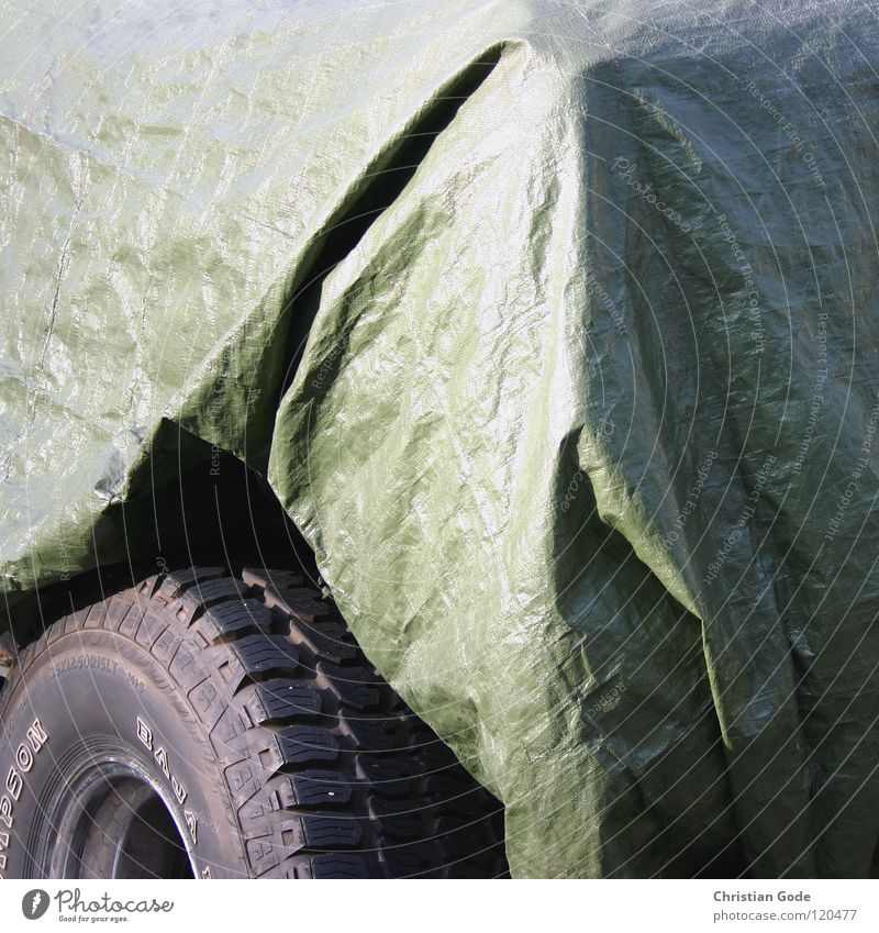 SUNDAY DRIVER Packaged Concealed Parking lot Green Covers (Construction) Winter Silhouette Truck Leisure and hobbies Motorsports Car Sunday driver Farm christo