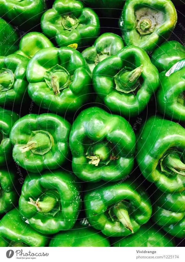 Green peppers Food Dairy Products Vegetable Nutrition Eating Organic produce Vegetarian diet Diet Well-being Agriculture Forestry Spring Summer Natural Juicy