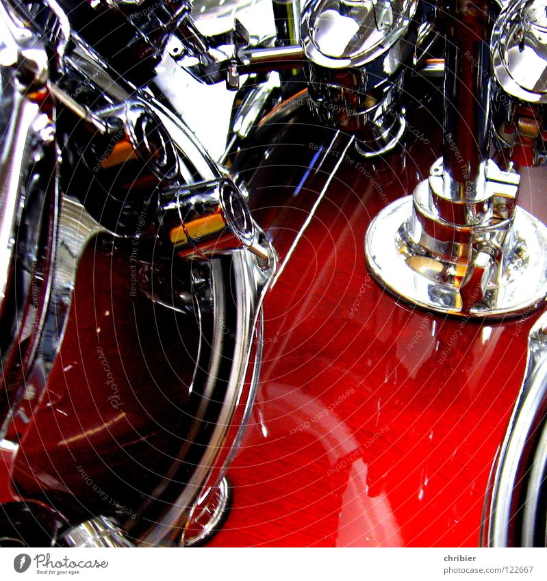 chrome Interior shot Copy Space bottom Artificial light Calm Entertainment Music Concert Stage Drum set Metal Listening Listen to music Glittering Red Silver