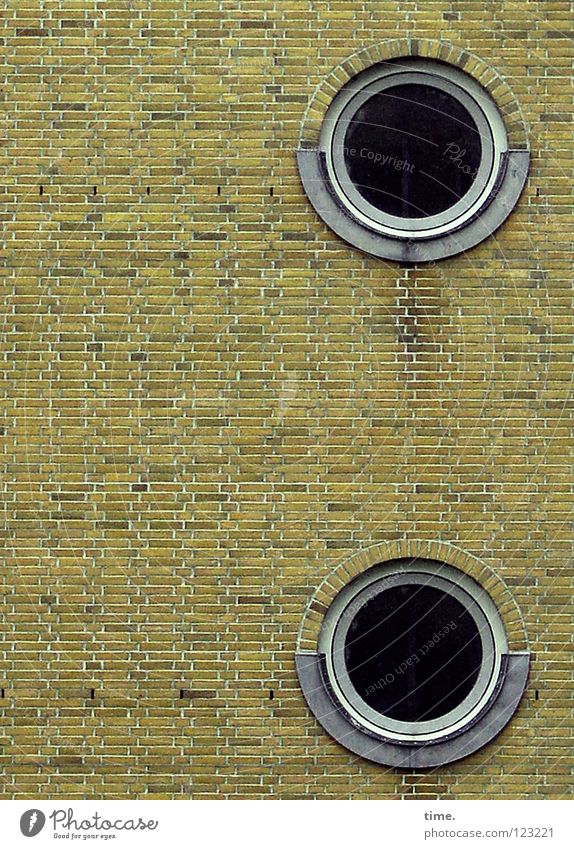 The round in the square (I) Wall (barrier) Wall (building) Brick Window Porthole Harbor city Flat (apartment) Staircase (Hallway) Mortar Manmade structures