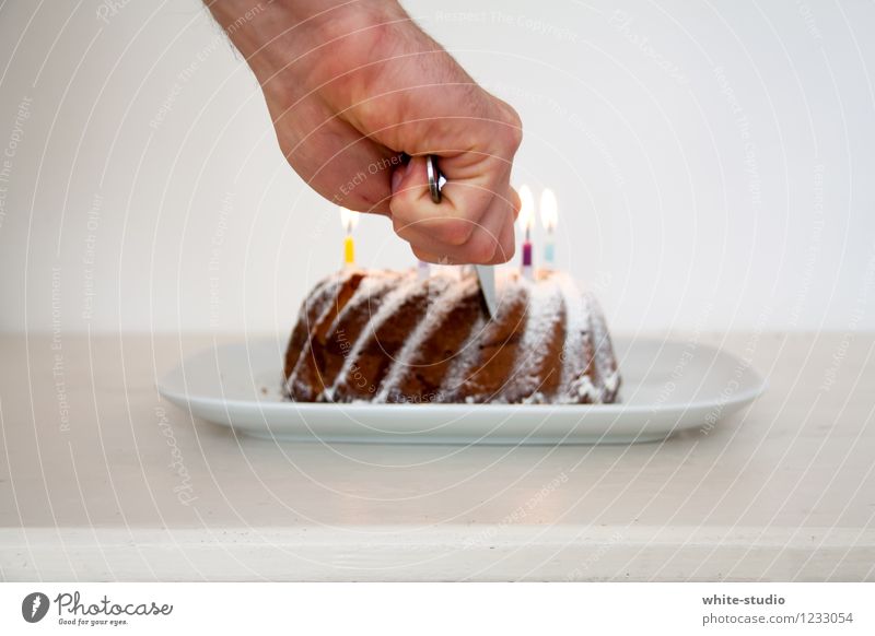 Jammi! Lifestyle Flat (apartment) Cliche Sweet bring up cut Birthday Birthday cake Birthday gift Birthday wish Knives Cake cake knife Candle Childrens birthsday