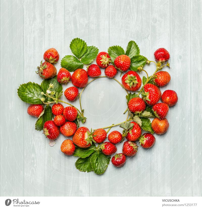 Strawberry wreath Food Fruit Nutrition Organic produce Vegetarian diet Diet Style Design Healthy Eating Life Summer Garden Table Nature Background picture