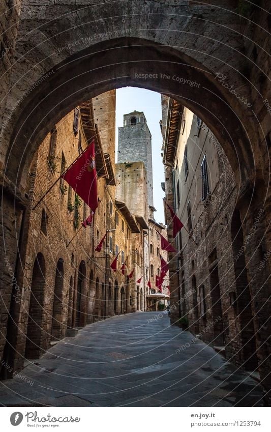 in the morning at 8.00 a.m. Vacation & Travel Tourism Sightseeing City trip Summer Summer vacation San Gimignano Tuscany Italy Village Small Town Downtown