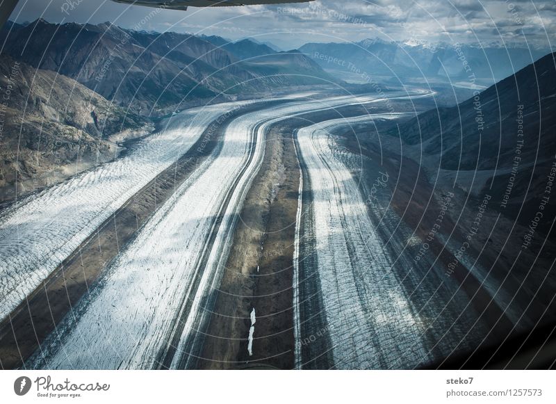 Glacier Highway II Mountain Flying Large Infinity Cold Movement Loneliness Uniqueness Symmetry Lanes & trails Far-off places Yukon Territory